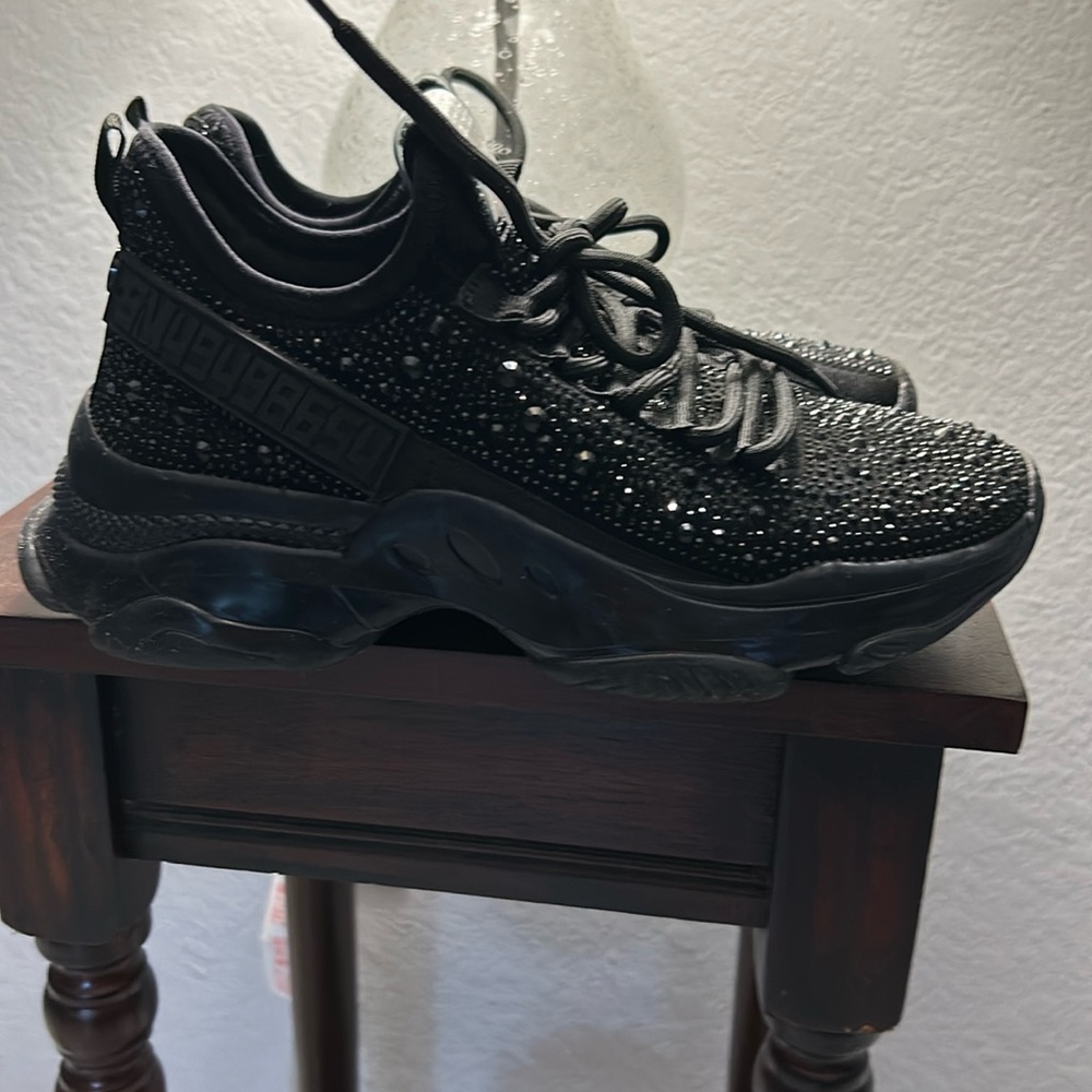 Steve Madden Excellent condition  black bling sneakers. Size 7 1/2